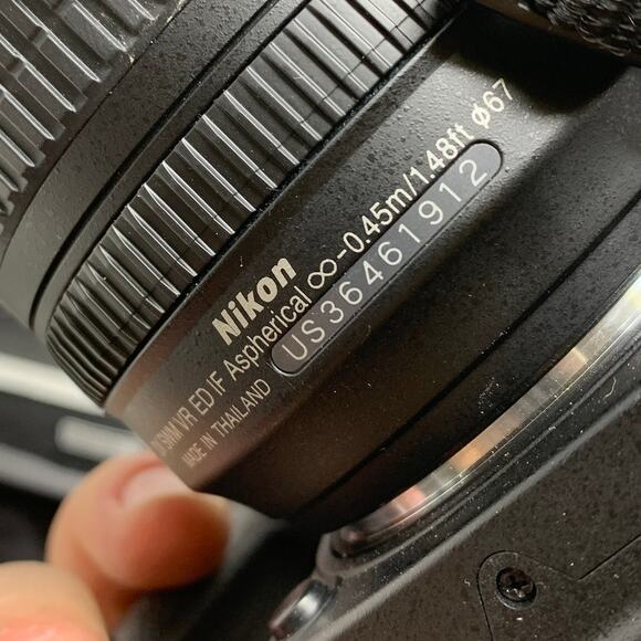 Nikon D7000 16.2 Megapixel Digital SLR Camera W/18-105mm Lens + Accessories - Picture 14 of 14